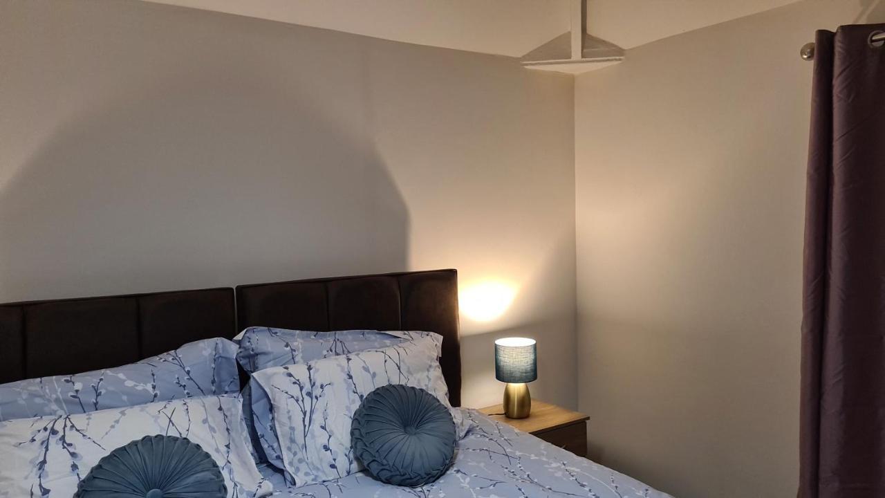 Spacious 3 Bedroom House, 6 Beds In Spondon, Derby With Parking Exterior photo